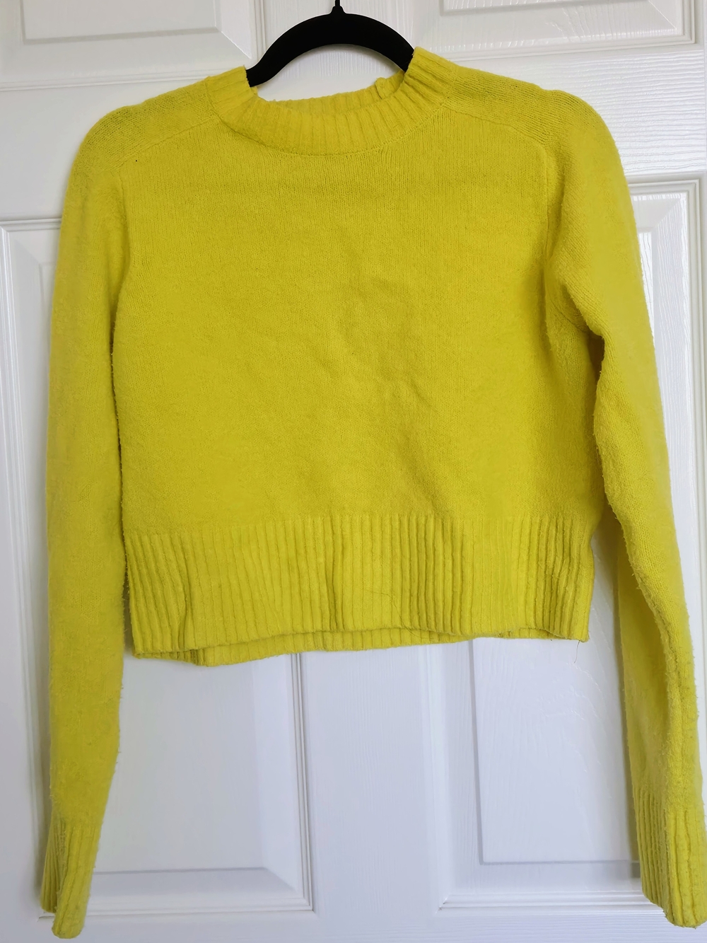Universal Thread Bright Yellow Crewneck Sweater